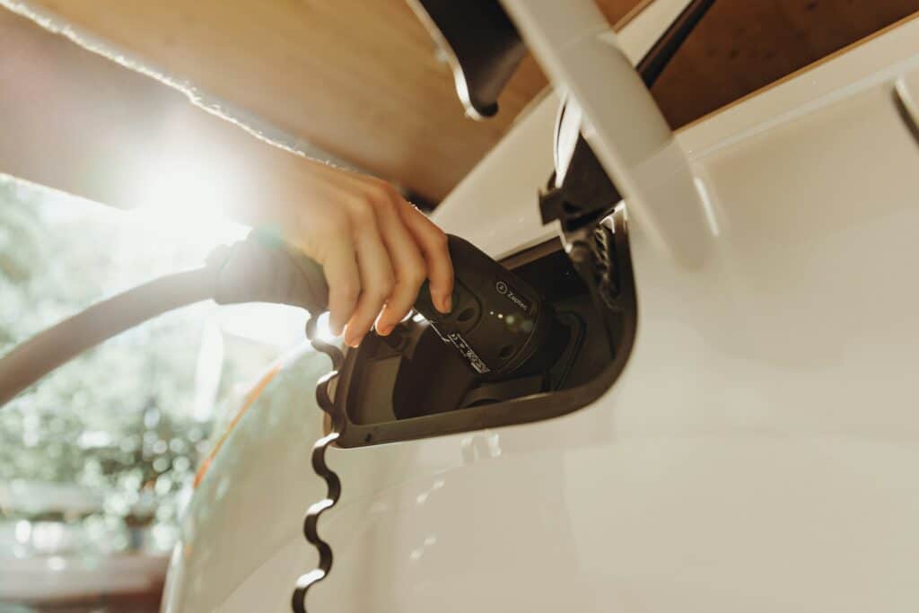 Location de voiture électrique avec borne de recharge